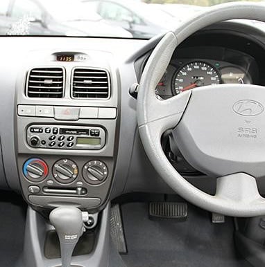 Hyundai accent deals 2000 interior